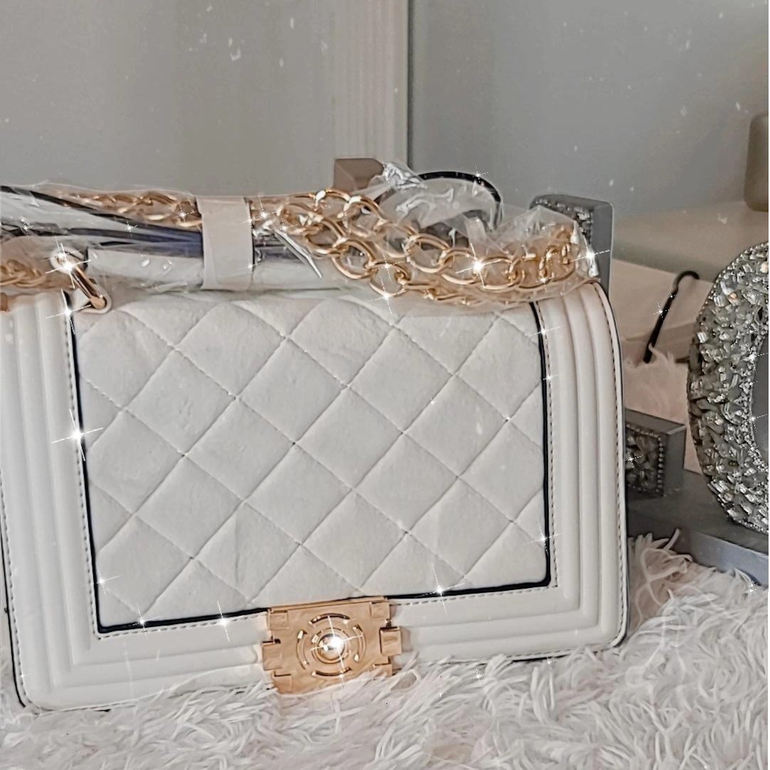 CALEESA VELVET HANDBAG - arriesfashions